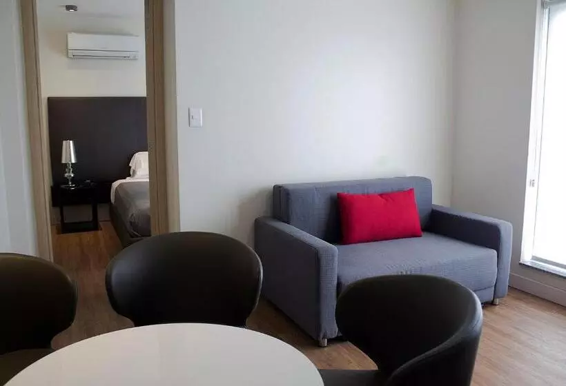 スイート, Regency Way Montevideo