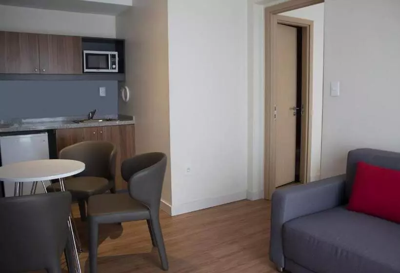スイート, Regency Way Montevideo