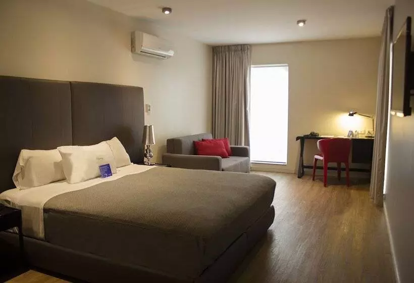 デラックストリプルルーム, Regency Way Montevideo