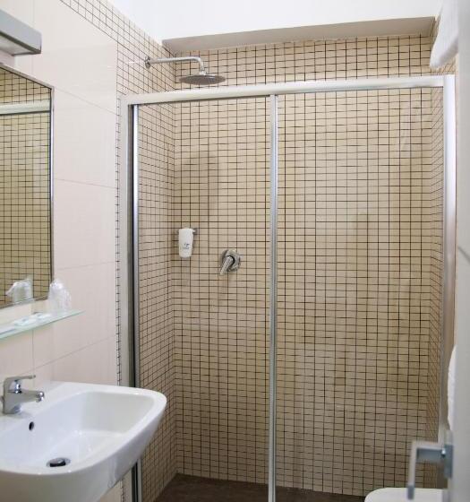 스탠다드 룸, Regina