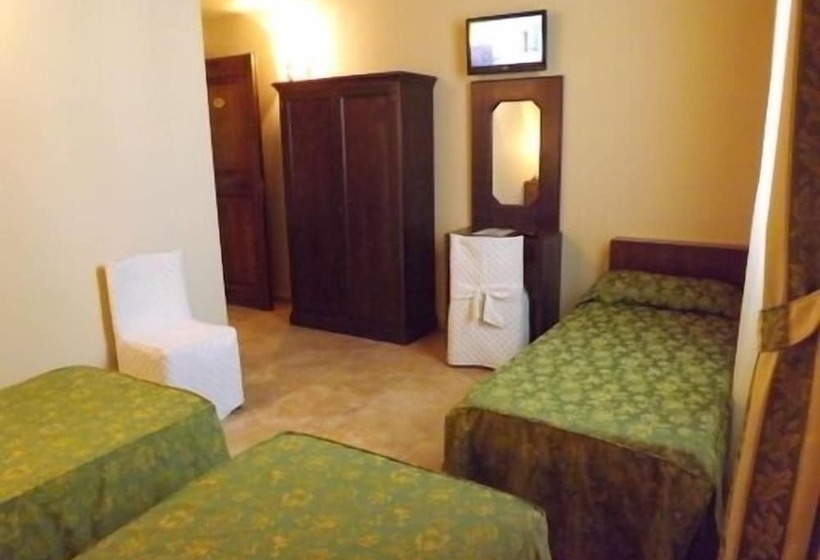 Трехместный Номер Классика, Relais Il Postiglione  Antica Posta Dei Chigi