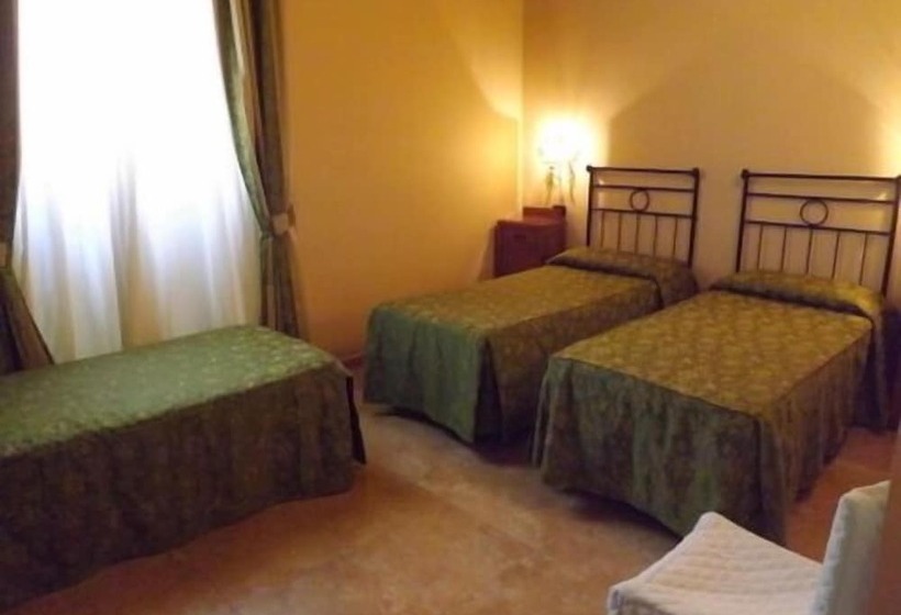 Трехместный Номер Классика, Relais Il Postiglione  Antica Posta Dei Chigi