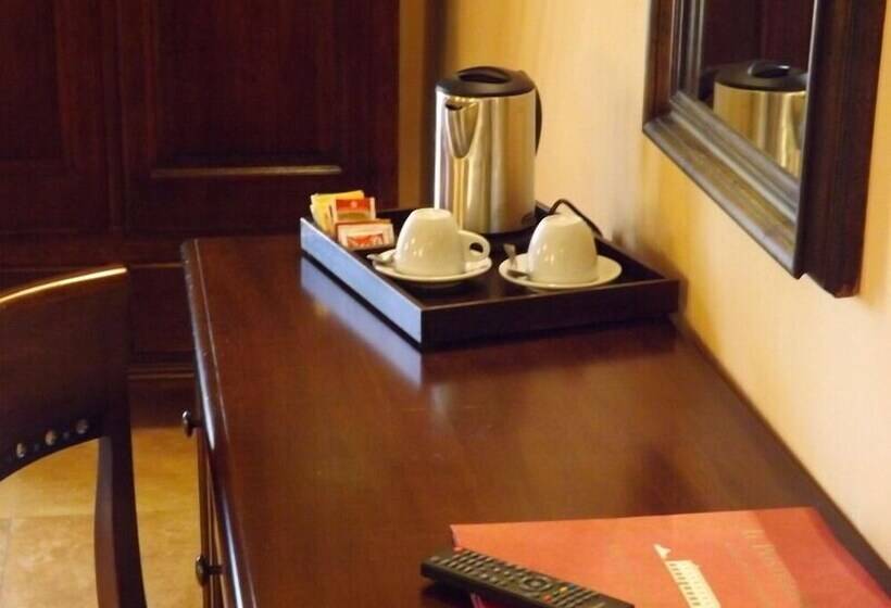 Номер Deluxe, Relais Il Postiglione  Antica Posta Dei Chigi