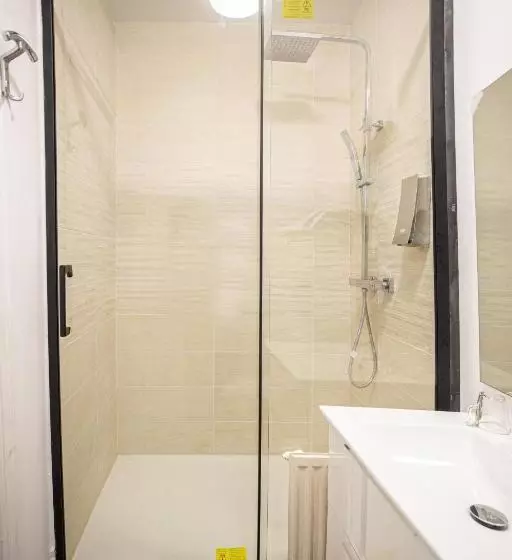 Camera Standard, Restaurant Des 4 Ecluses