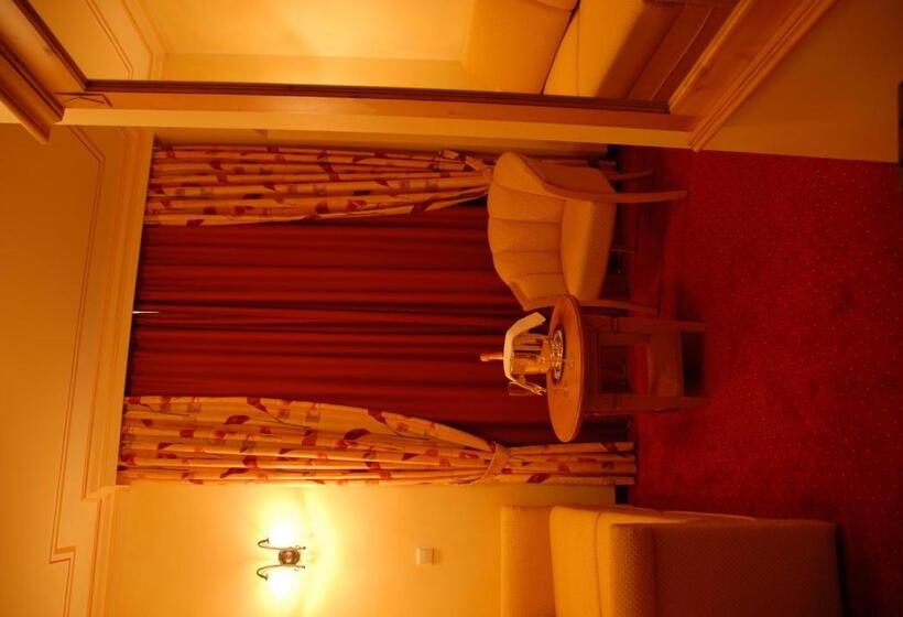 四人标准间, Restaurant Schieble