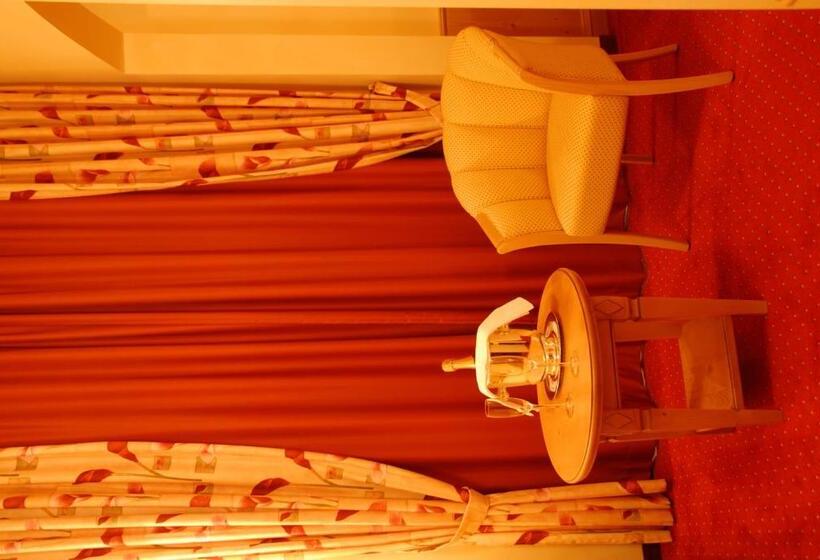 四人标准间, Restaurant Schieble