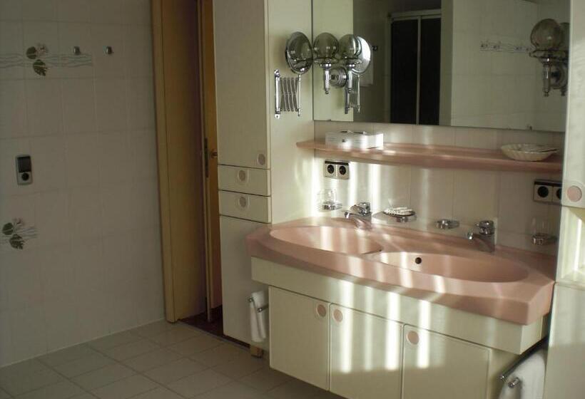 带2个卧室的套房, Restaurant Schieble