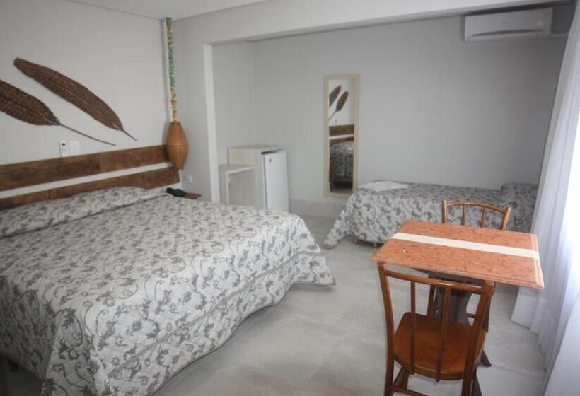 デラックスの４人部屋, Santa Paula