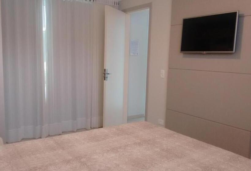 ジュニアスイート, Santa Paula