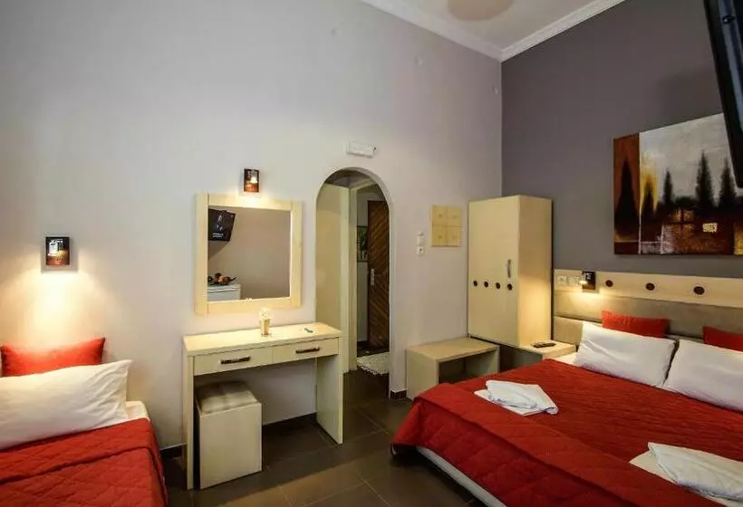 Economy Triple Room, Semiramis Guesthouse