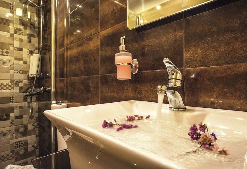 スタンダードルーム, Semiramis Guesthouse