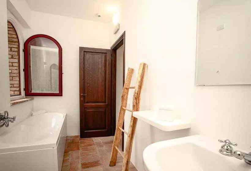 デラックスルーム, Tenuta Pianirossi