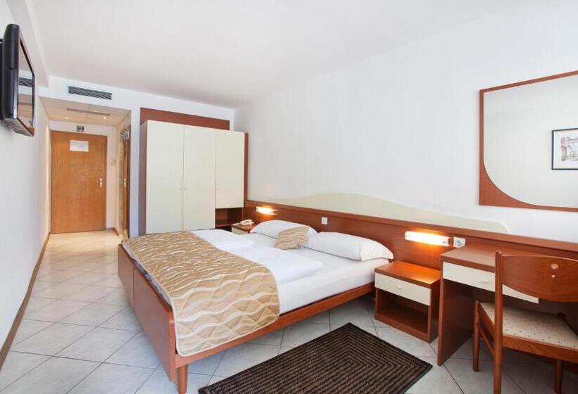 Номер Стандарт с Балконом, Narcis   Maslinica Hotels & Resorts
