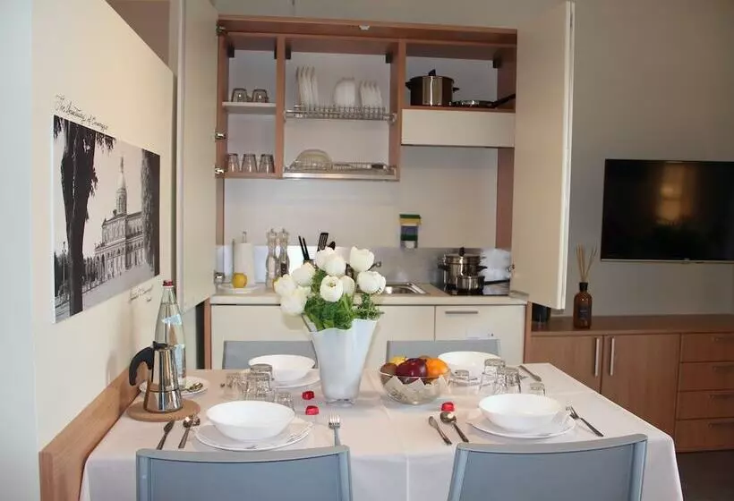Superior Kolmen Hengen Huone, Borgo Brianteo