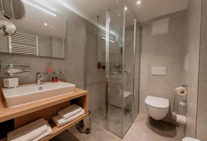 חדר סטנדרט עם מרפסת, Waldhotel Kreuztanne