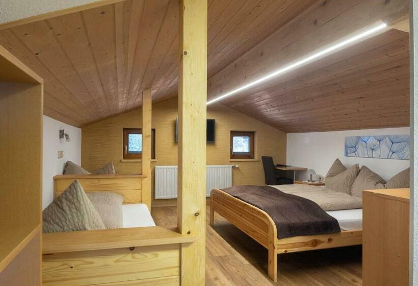 חדר סטנדרט לשלושה, Haus Gafrina