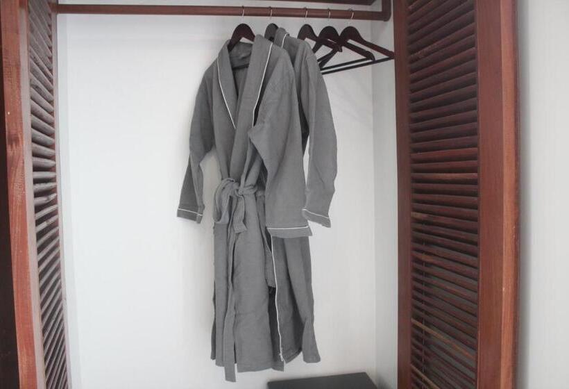 デラックストリプルルーム, Darling Pub Hostel