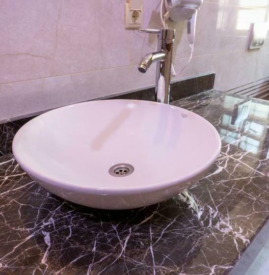 اتاق استاندارد یک نفره, Woo Town Suites