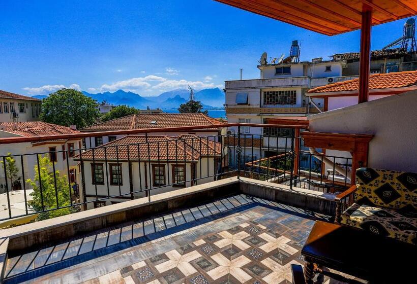 سوییت با چشمانداز دریا, Woo Town Suites