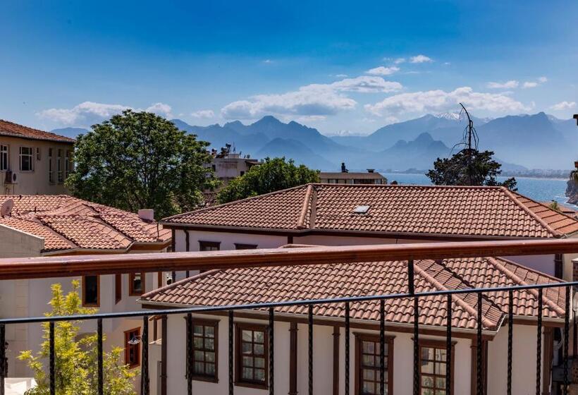 سوییت با چشمانداز دریا, Woo Town Suites