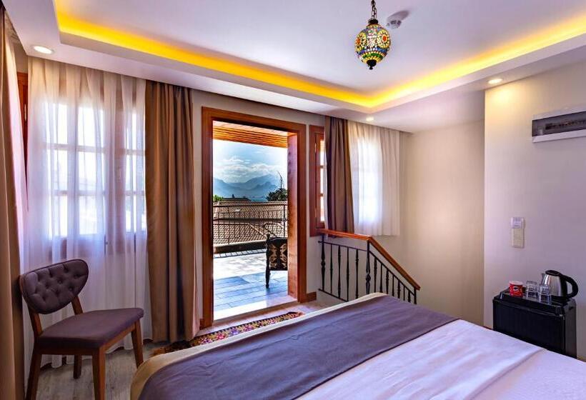 سوییت با چشم‌انداز دریا, Woo Town Suites