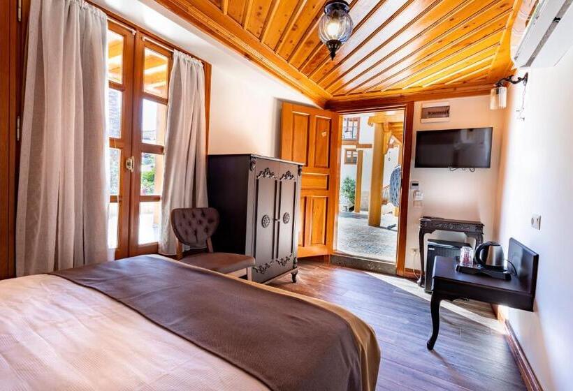 اتاق اکونومی, Woo Town Suites