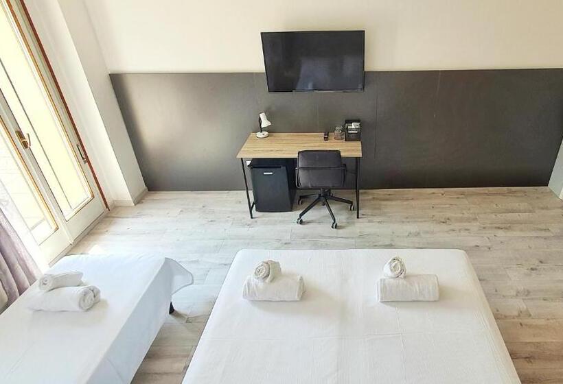 스탠다드 트리플 룸 테라스, Bed & Bike Feltre