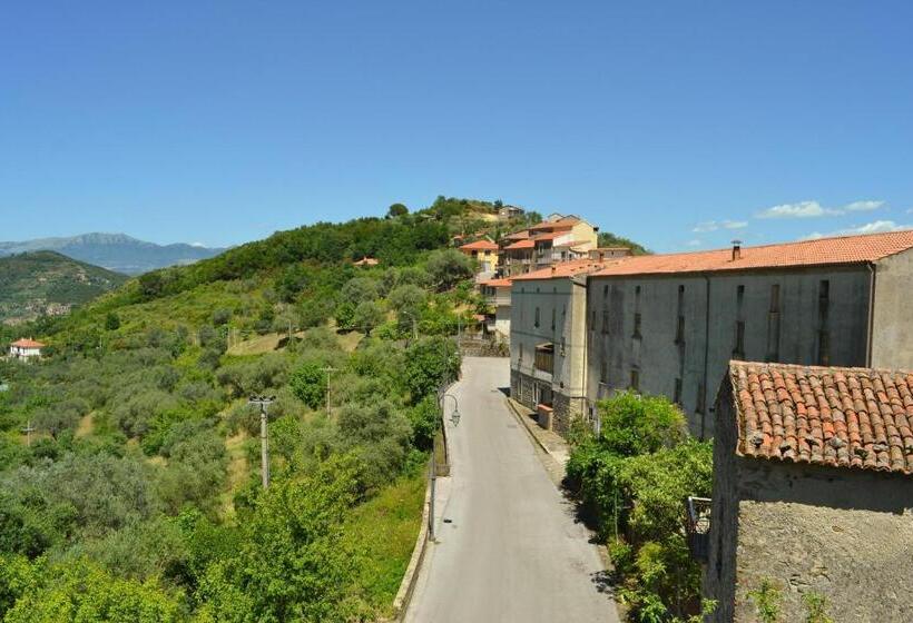 חדר סטנדרט עם מרפסת ונוף להרים, Casa Vacanze Santa Lucia