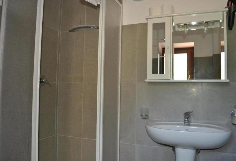 Четырехместный Номер Стандарт с Балконом, Casa Vacanze Santa Lucia