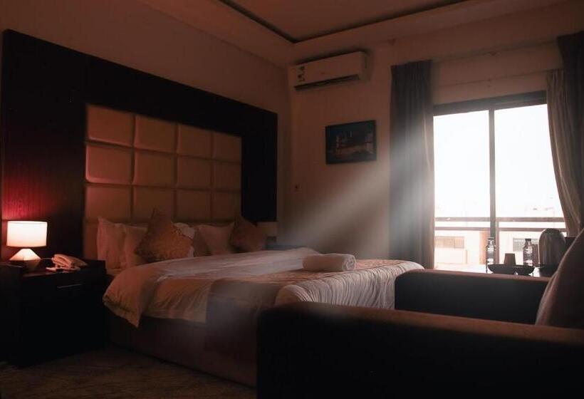 شقة غرفة واحدة, فندق السليمانيه والرمال الزرقاء