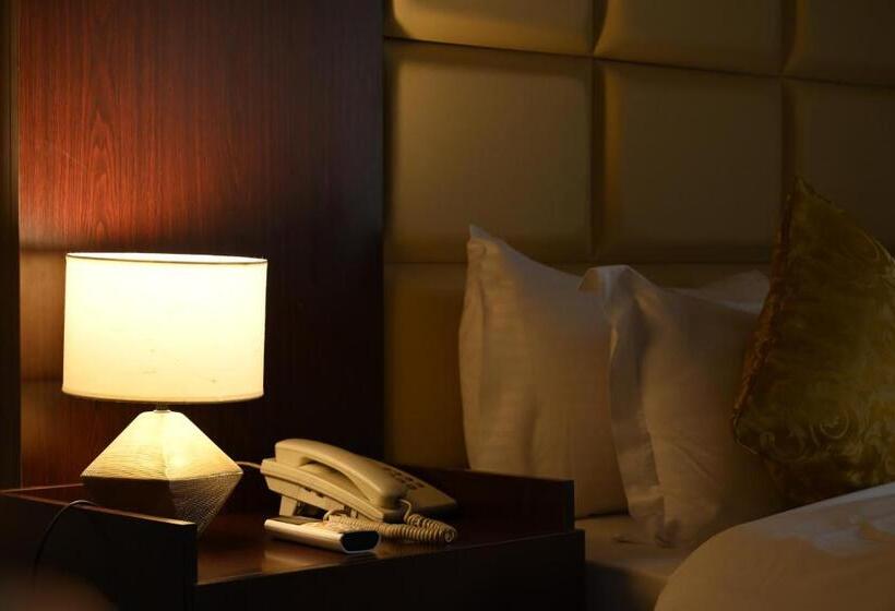 شقة غرفة واحدة, فندق السليمانيه والرمال الزرقاء