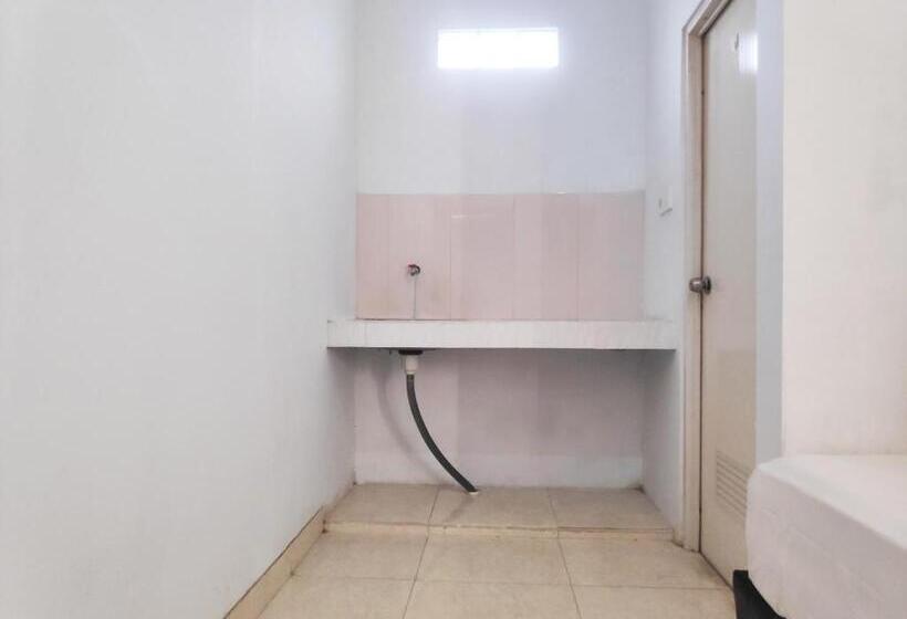 Номер Стандарт, Spot On 90962 Sedana House