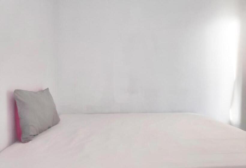 Номер Стандарт, Spot On 90962 Sedana House