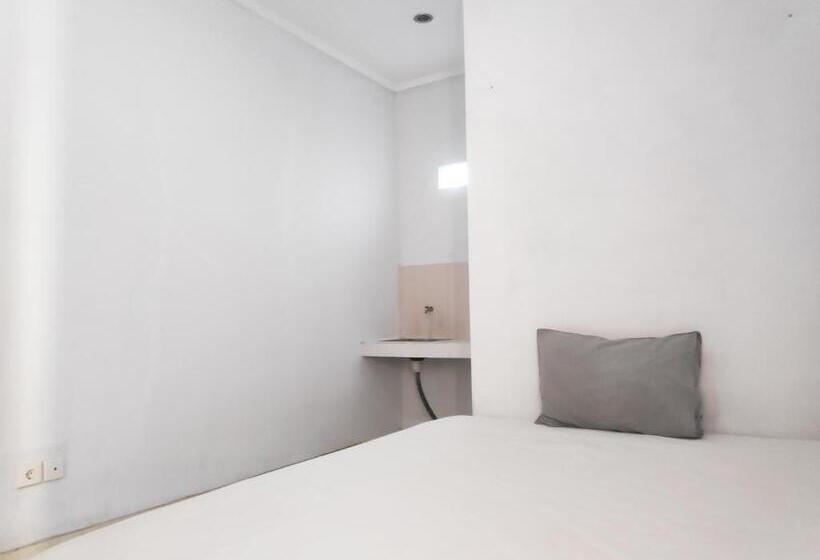 Номер Стандарт, Spot On 90962 Sedana House