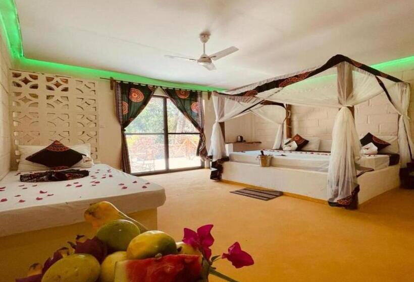 חדר סטנדרט לשלושה עם נוף לבריכה, Tropicana Garden