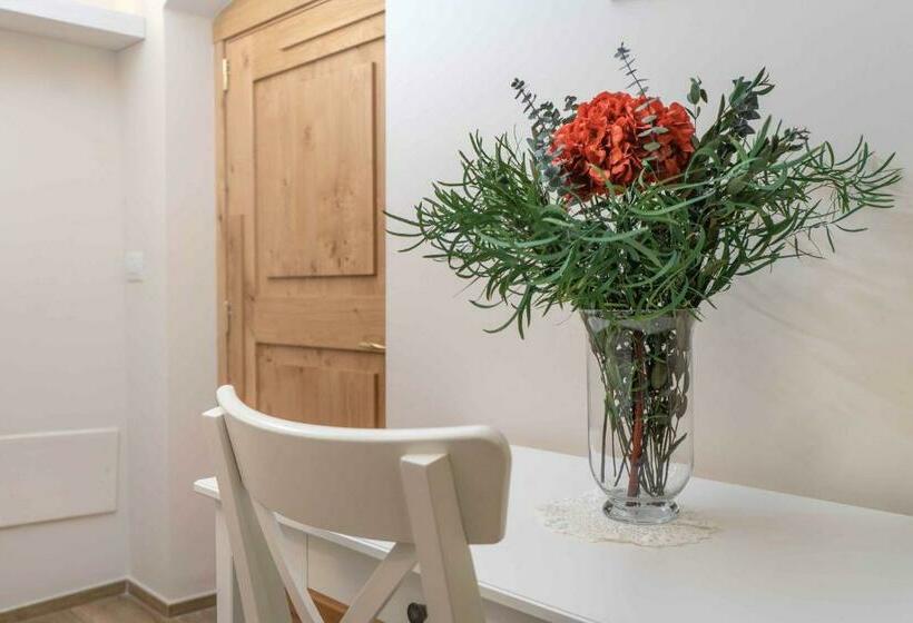 חדר משפחתי, La Traversa B&b