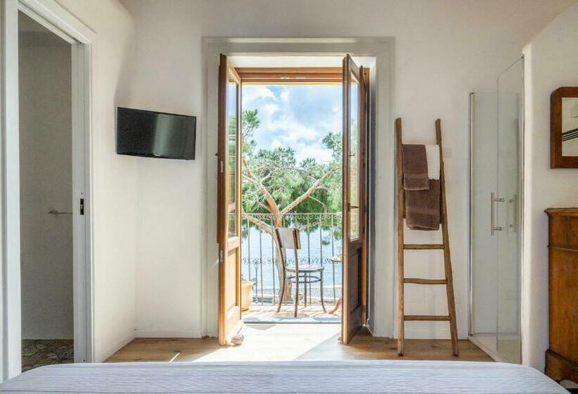 اتاق لوکس با چشم‌انداز دریا, Iancura   B&b Di Design A Salina