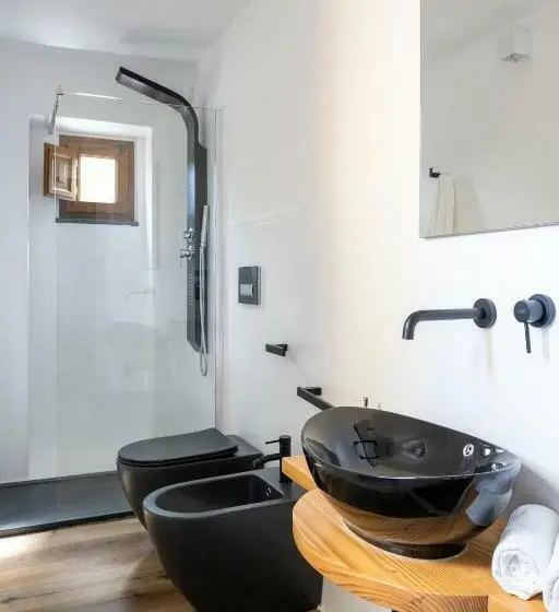 اتاق لوکس با بالکن و چشم‌انداز دریا, Iancura   B&b Di Design A Salina