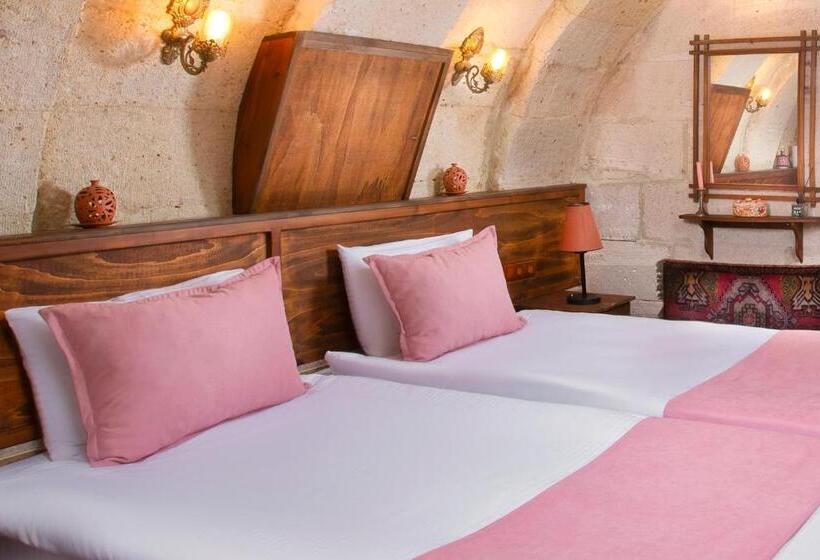 1间卧室的房子, Peri̇ Cave Konak