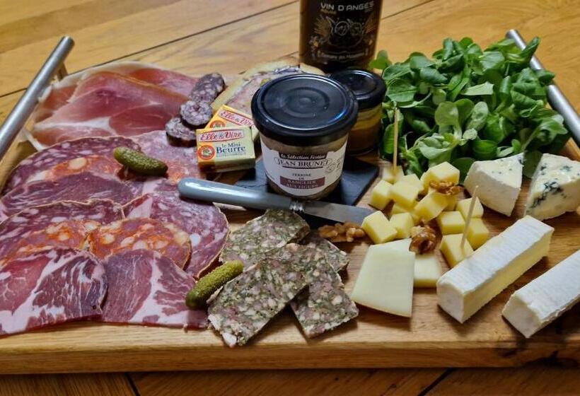 חדר סטנדרט עם מיטת קינג, Chambre D Hôte Avec Spa Privatif Domaine Les Nuits Envôutées   Gard