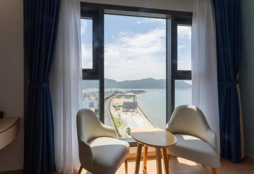 اتاق خانوادگی با چشمانداز جانبی دریا, Canary Gold Hotel Quy Nhơn