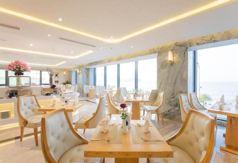 اتاق خانوادگی با چشمانداز دریا, Canary Gold Hotel Quy Nhơn