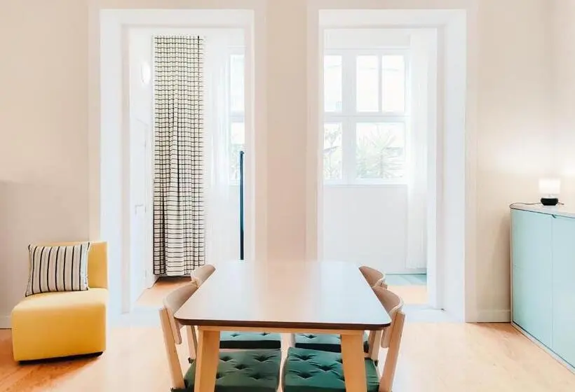 استودیوی استاندارد, Viva Three Magi Residence