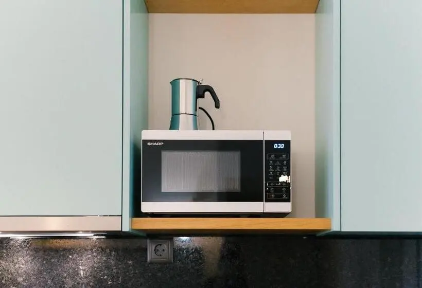 استودیوی استاندارد, Viva Three Magi Residence