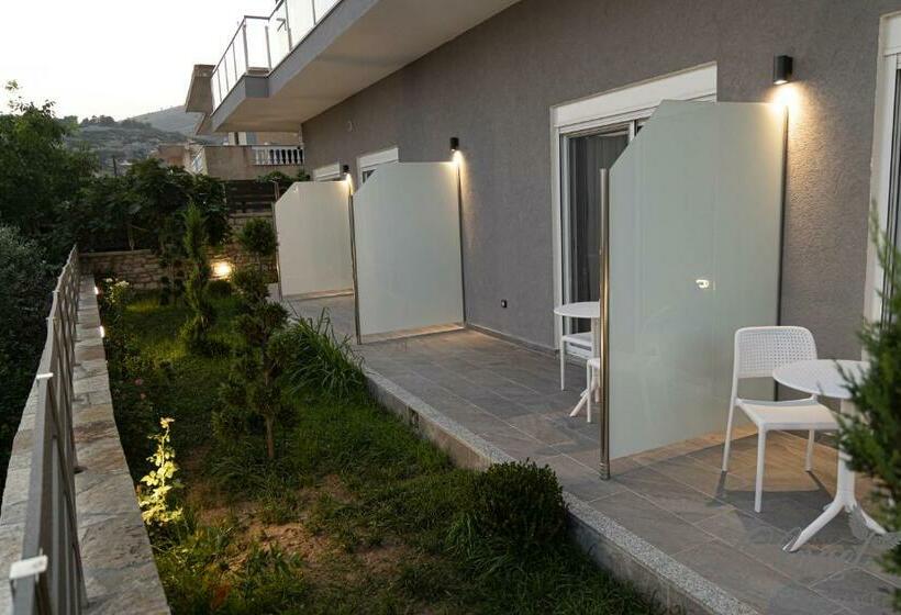 اتاق استاندارد با چشم‌انداز دریا, Angel Saranda Palace