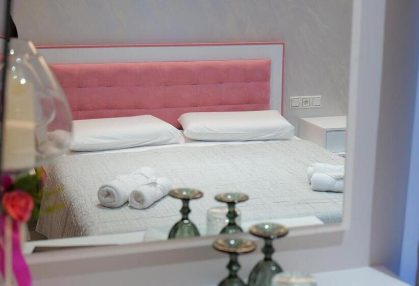 اتاق استاندارد با چشم‌انداز دریا, Angel Saranda Palace