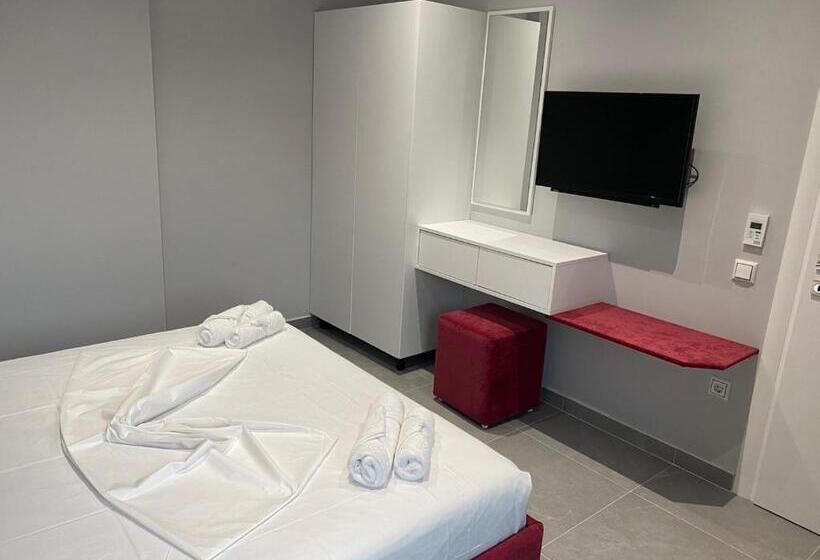 سوییت جونیور با چشم‌انداز دریا, Angel Saranda Palace