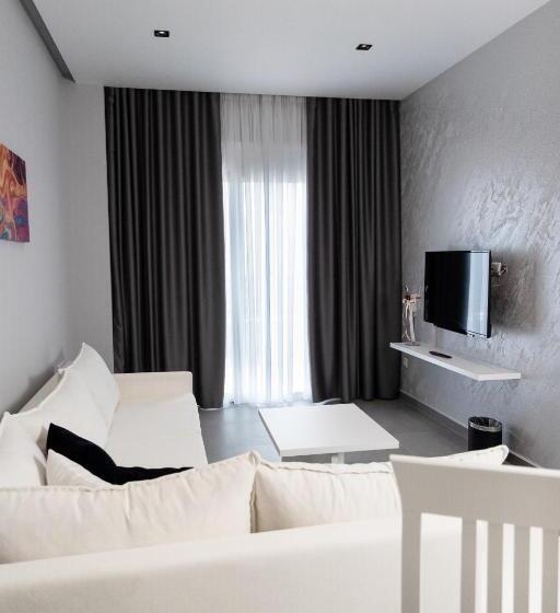 سوییت جونیور با چشم‌انداز دریا, Angel Saranda Palace