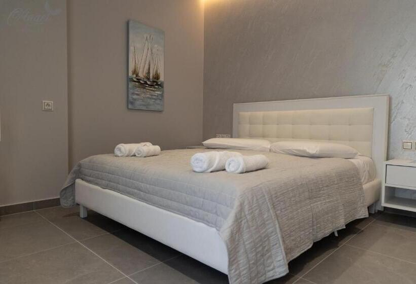 سوییت جونیور با چشم‌انداز دریا, Angel Saranda Palace