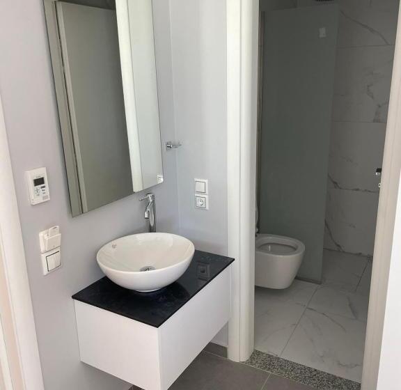 اتاق استاندارد با چشم‌انداز دریا, Angel Saranda Palace